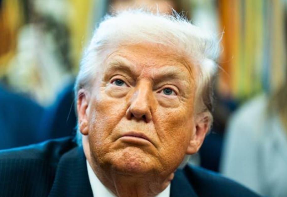 ఎవరైనా ట్రంప్‌కు ఎగ్జిట్ దారి చూపించడయ్యా!