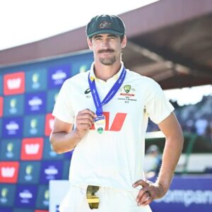 సిక్సర్‌ ఇవ్వని బౌలర్‌గా స్టార్క్‌ రికార్డు!